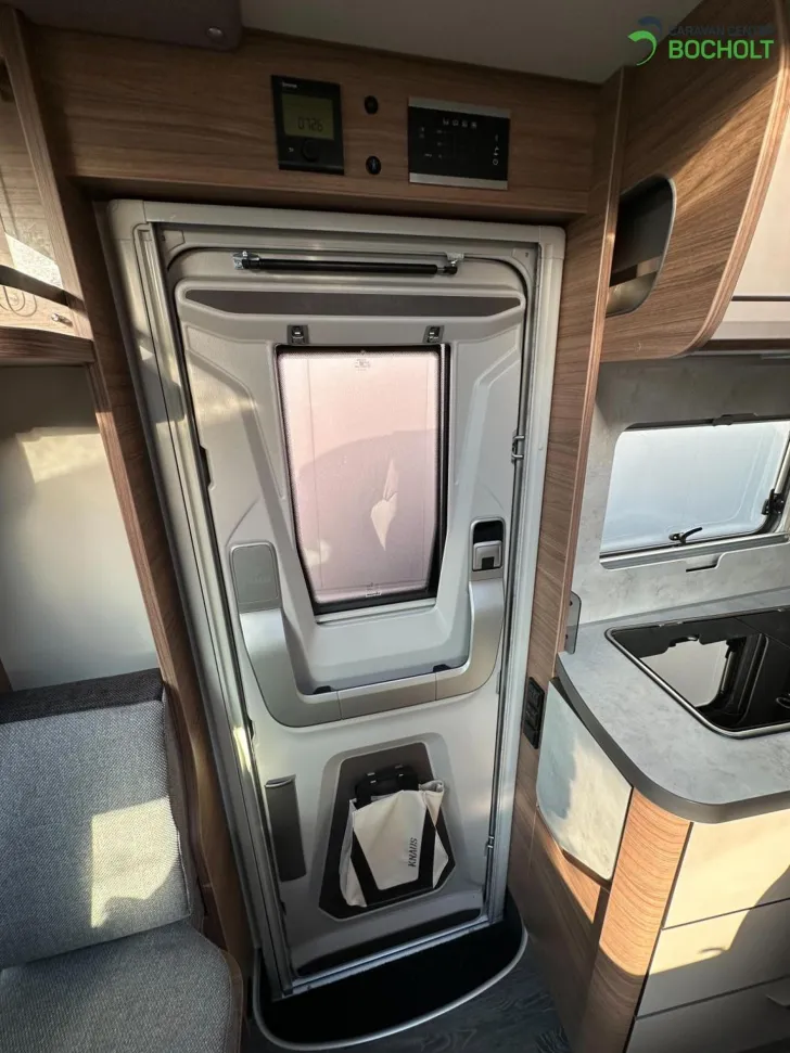 Fahrzeugbild Knaus Van TI 650 MEG VANSATION Fahrradträger / Rahmenfenster #8