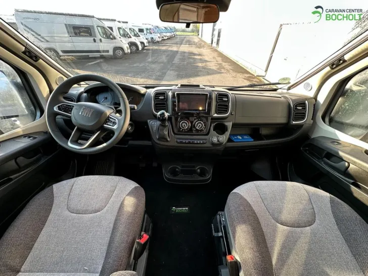 Fahrzeugbild Knaus Van TI 650 MEG VANSATION Fahrradträger / Rahmenfenster #13