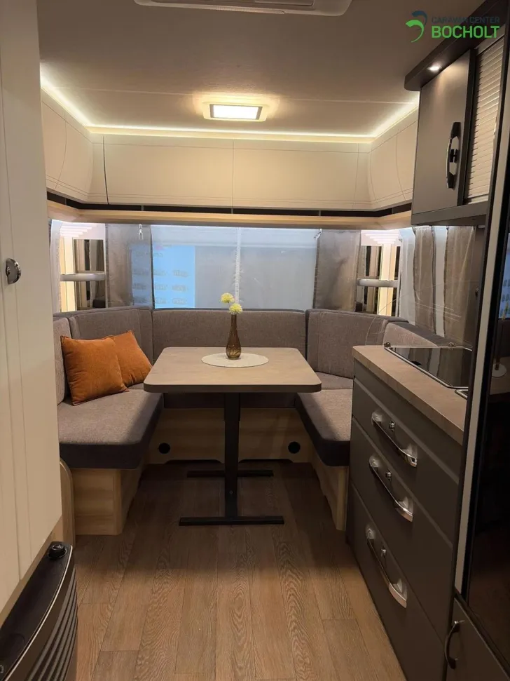 Fahrzeugbild Hobby De Luxe 460 UFe InterCaravaning Sondermodell #7
