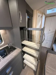 Fahrzeugbild Hobby De Luxe 545 KMF Ehem. Mietwagen / 2000 kg / Dusche #4