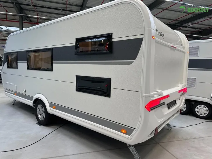 Fahrzeugbild Hobby De Luxe 545 KMF Ehem. Mietwagen / 2000 kg / Dusche #11