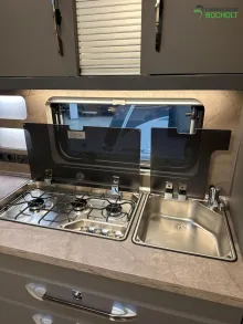 Fahrzeugbild Hobby De Luxe 545 KMF Ehem. Mietwagen / 2000 kg / Dusche #17