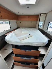 Fahrzeugbild Bürstner Signature SFT 7.4 Verfüg./Sparen Sie 12.907,- € #11