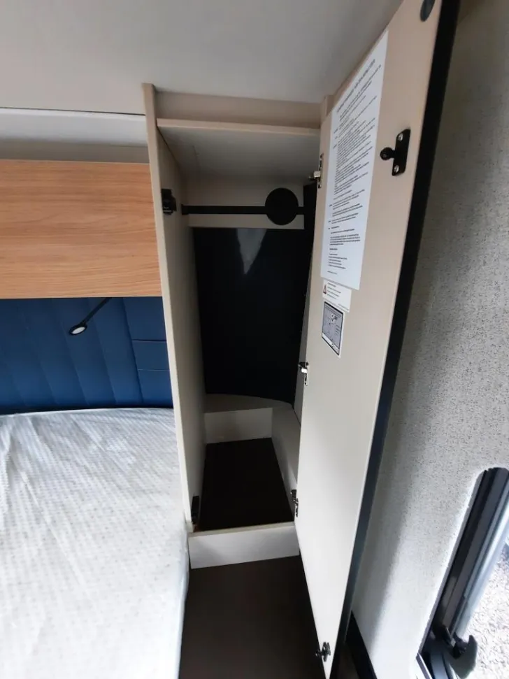 Fahrzeugbild Bürstner Signature SFT 7.4 Verfüg./Sparen Sie 10.607,- € #11