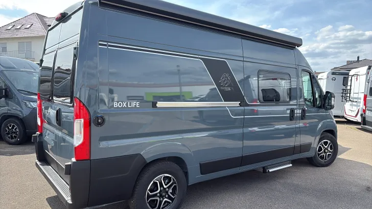 Schräg Hinten Knaus BoxLife 600 MQ Platinum Selection Sofort verfügbar