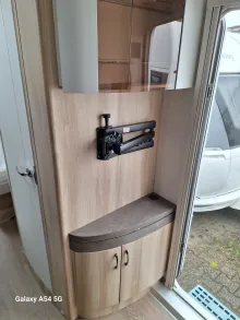 Fahrzeugbild Hobby De Luxe 540 UL 1800 Kg, Rollbrett, TV-Halter #5
