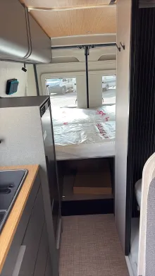 Sicht vorne-hinten Hymer Camper Van Redwood 601 Automatik Dieselheizung