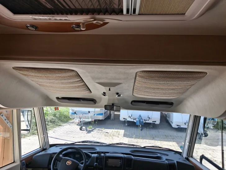Fahrzeugbild Rapido Serie 9 903 F - Hubbett - im Kundenauftrag. #24