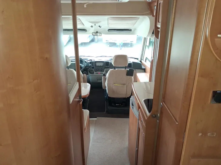 Fahrzeugbild Rapido Serie 9 903 F - Hubbett - im Kundenauftrag. #8