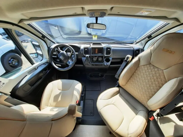 Fahrzeugbild Bürstner B66 690 TD Verfüg./Sparen Sie 6.333,- € #23