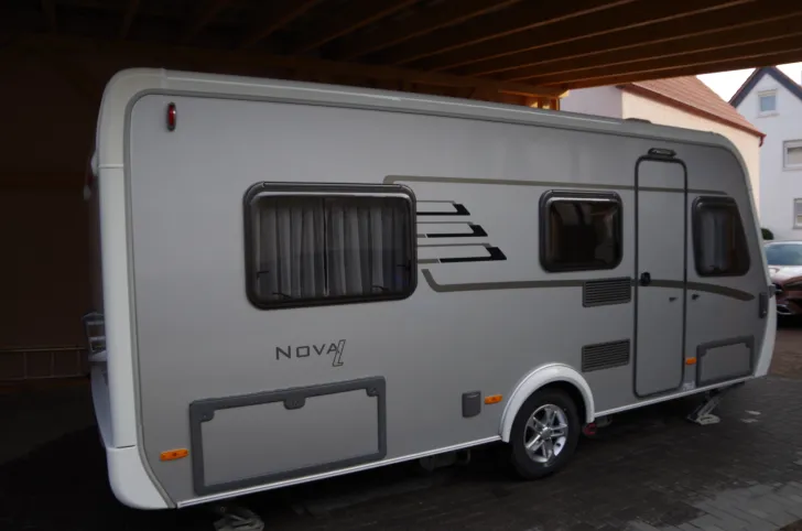 Fahrzeugbild Hymer Eriba Nova Light 442 Wohnwagen, Markise, Mover #1