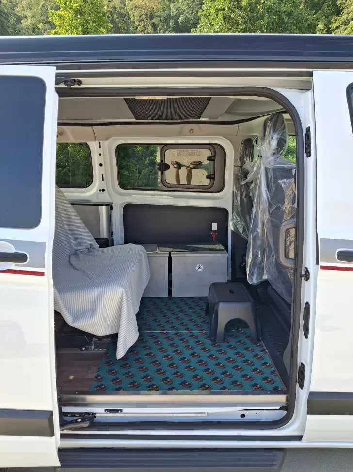 Fahrzeugbild Ford Transit mit Aufstelldach Globevan Camp One (Detleffs) #7