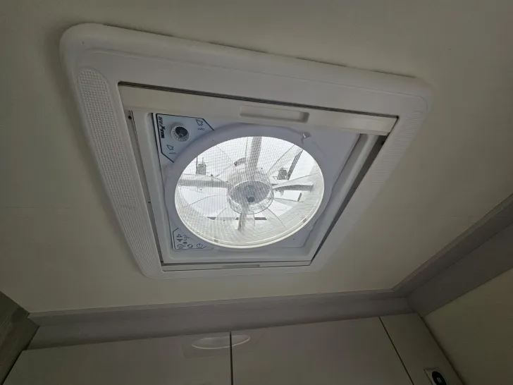 Fahrzeugbild Bürstner Nexxo Van T 569 AHK, LM-Felgen, Rammschutz, TV #24