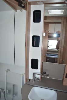 Fahrzeugbild Weinsberg X-CURSION VAN 500 MQ EDITION [PEPPER] elektr.Fußbodenerwärmung #20