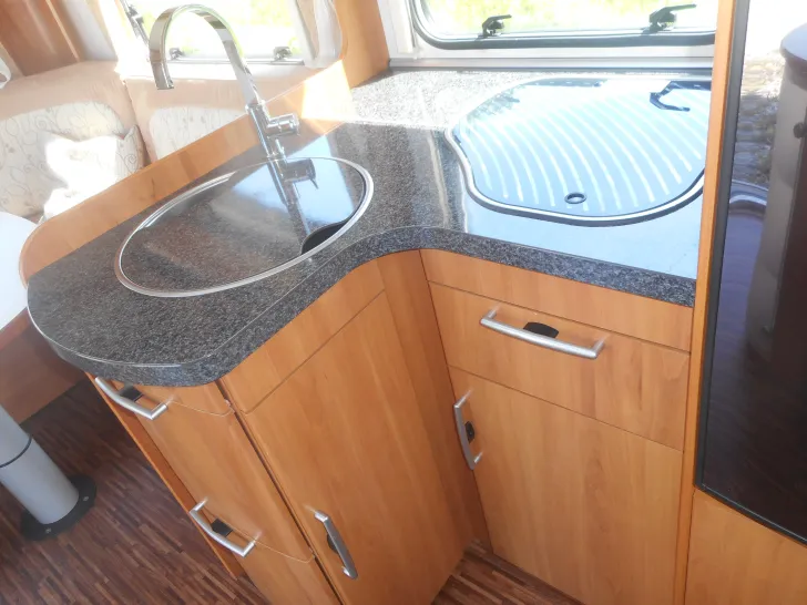 Fahrzeugbild Hymer Eriba Nova GL 545 Autark Mover gepflegt - silber #9