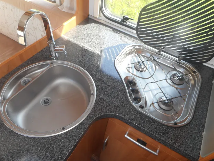 Fahrzeugbild Hymer Eriba Nova GL 545 Autark Mover gepflegt - silber #10