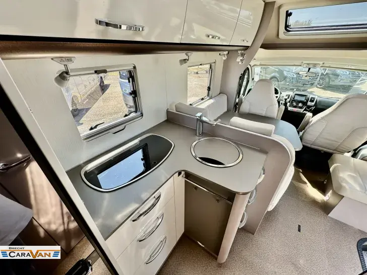 Fahrzeugbild Bürstner Lyseo TD 744 Limited AHK, Klima, Markise, TwinSat #9