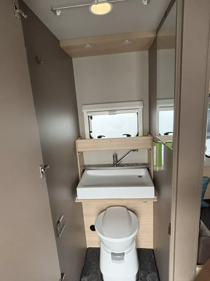 Fahrzeugbild Weinsberg CaraCito 470 QDK Dachklima DOMETIC +19 Extras! #9