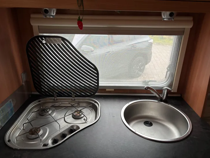Fahrzeugbild Hymer Eriba Sporting 560 gepflegt Hallenfahrzeug #5