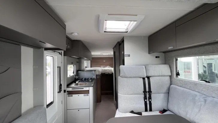 Fahrzeugbild LMC Cruiser 740 EL #8