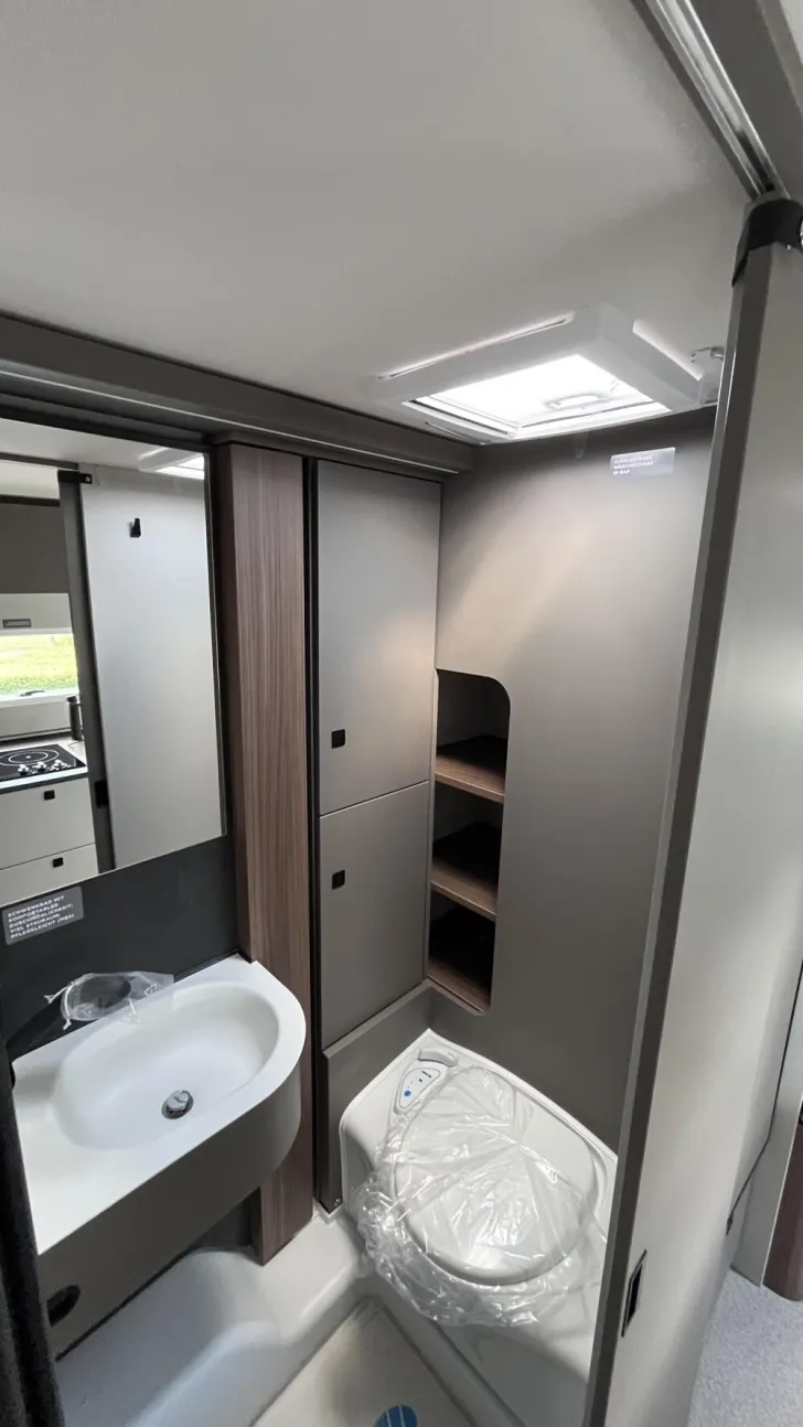 Fahrzeugbild LMC Cruiser 740 EL #13