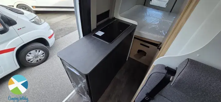 Fahrerhaus Sunlight Camper Van Cliff 600
