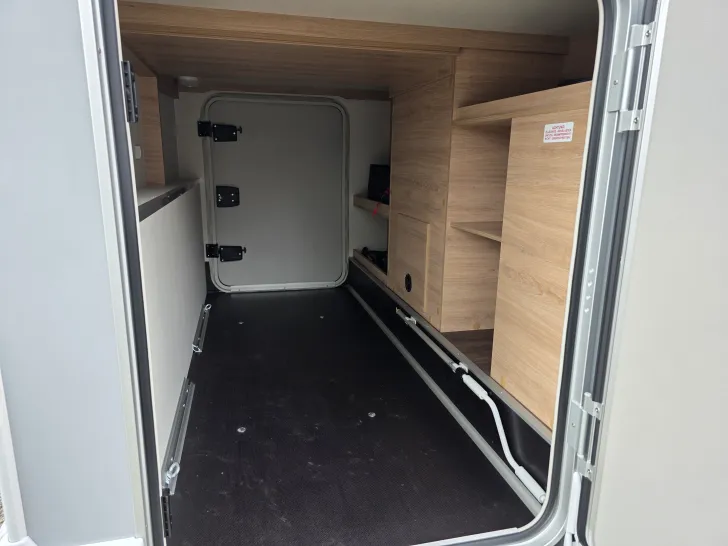 Fahrzeugbild Knaus L!VE WAVE 650 MEG Black Selection Live BLACK SELECTION 650 MEG #7