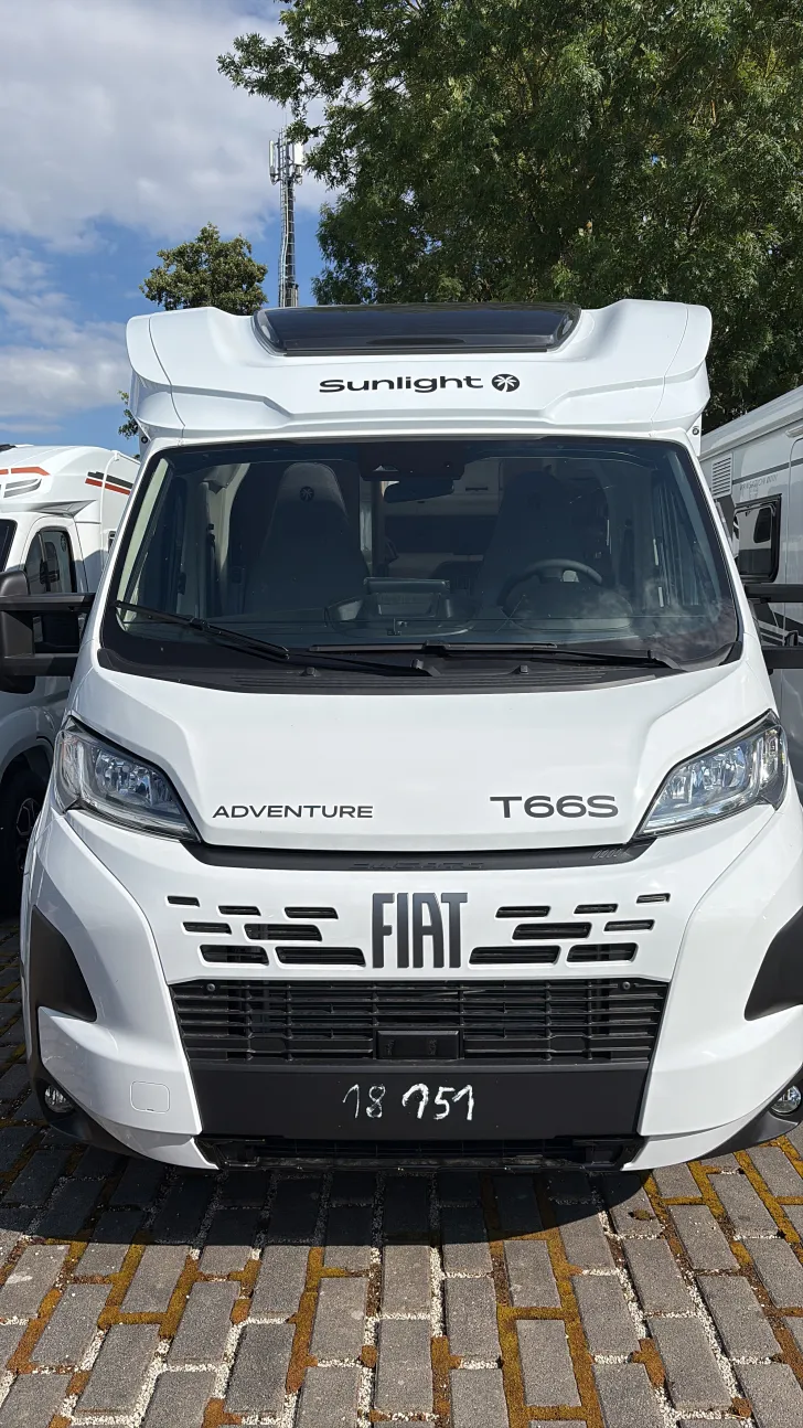 Frontal Vorne Sunlight T 66S Adventure Edition Automatik ACC Sofort verfügbar