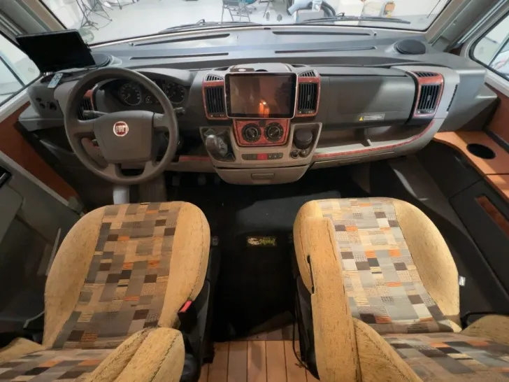 Fahrzeugbild Pilote Reference740G LG/Einzelbetten/Klima/Solar/Garage #7