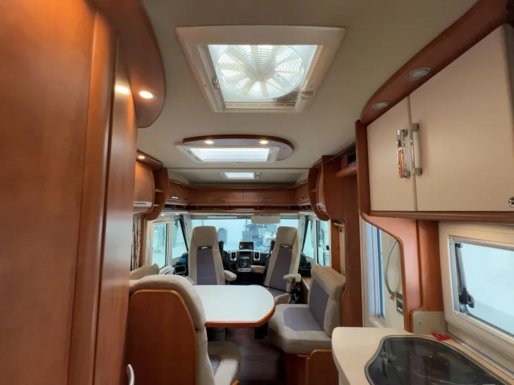 Fahrzeugbild Carthago C Tourer I 143 LE Autom./Einzelbetten/Heckgarage #10
