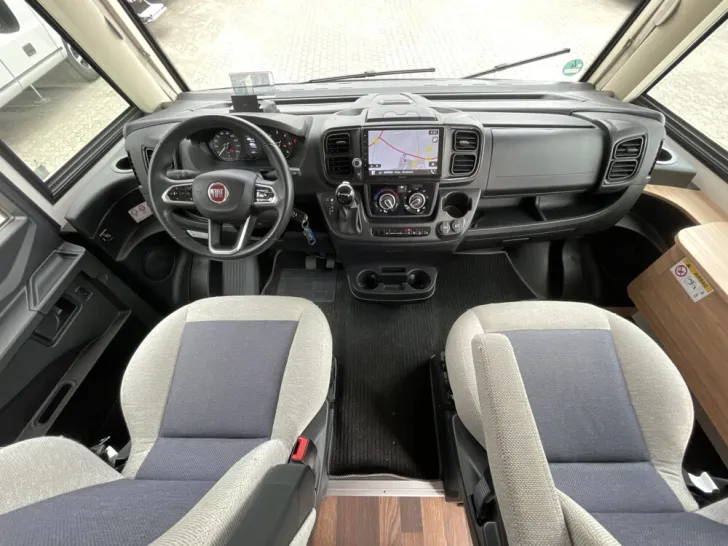 Fahrzeugbild Weinsberg CaraCore 650 MEG #13