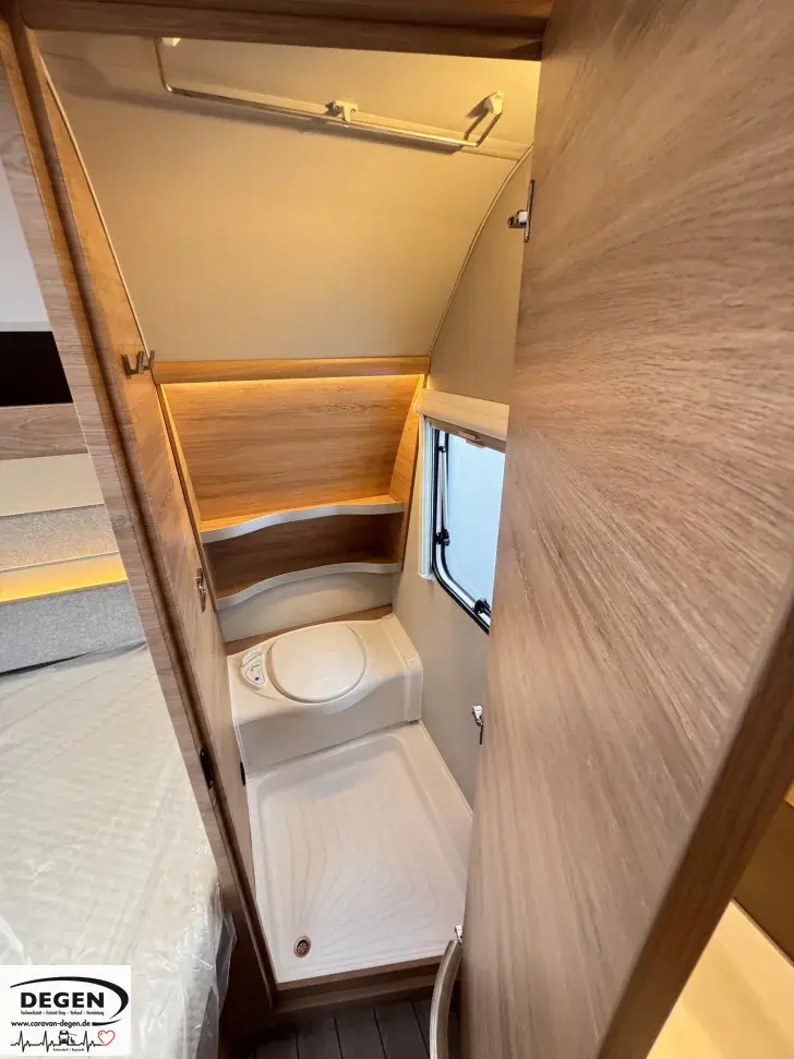 Fahrzeugbild Knaus Südwind 450 FU Black Selection Serviceklappe, CP-Plus Heizung #13