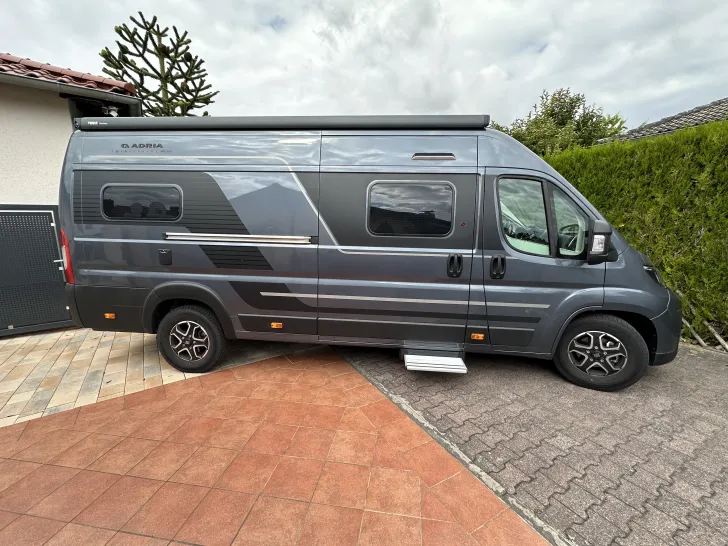 Fahrzeugbild Adria Twin Supreme 640 SGX Vollausstattung, Hubstützen #2