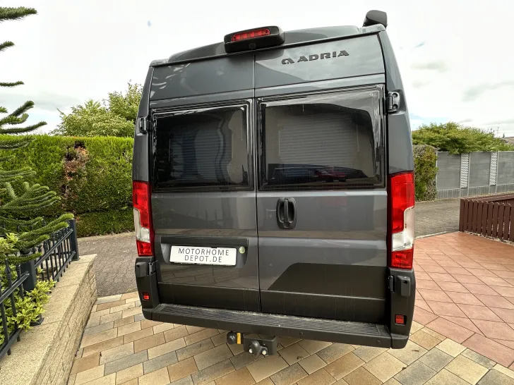 Fahrzeugbild Adria Twin Supreme 640 SGX Vollausstattung, Hubstützen #3