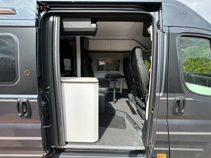 Fahrzeugbild Adria Twin Supreme 640 SGX Vollausstattung, Hubstützen #5