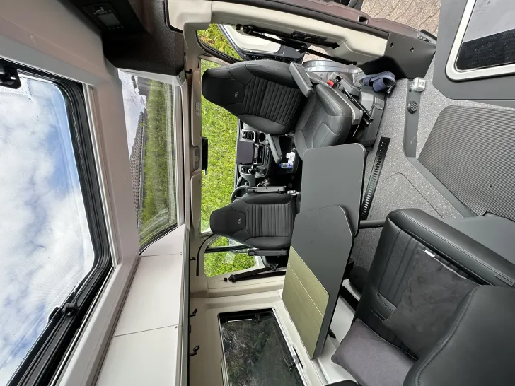 Fahrzeugbild Adria Twin Supreme 640 SGX Vollausstattung, Hubstützen #6