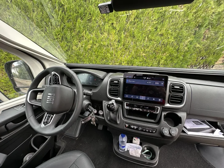 Fahrzeugbild Adria Twin Supreme 640 SGX Vollausstattung, Hubstützen #16