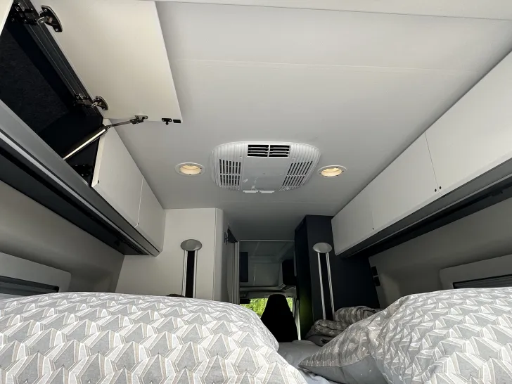 Fahrzeugbild Adria Twin Supreme 640 SGX Vollausstattung, Hubstützen #35