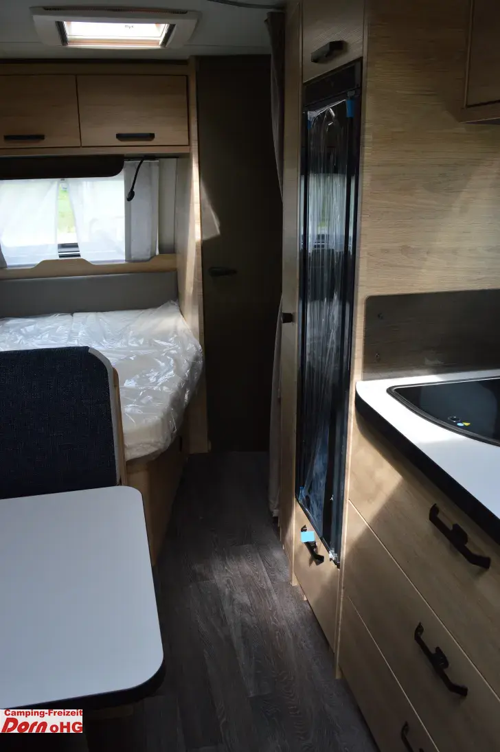 Fahrzeugbild Weinsberg CaraOne 500 FDK Deckenschrank statt Ablagen #9