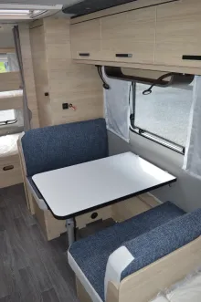 Fahrzeugbild Weinsberg CaraOne 500 FDK Deckenschrank statt Ablagen #12