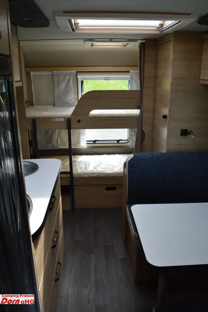 Fahrzeugbild Weinsberg CaraOne 500 FDK Deckenschrank statt Ablagen #13