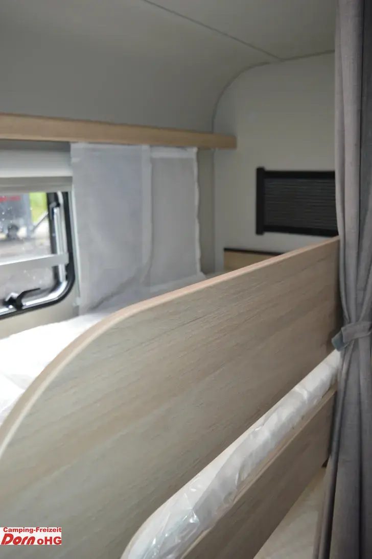 Fahrzeugbild Weinsberg CaraOne 500 FDK Deckenschrank statt Ablagen #16