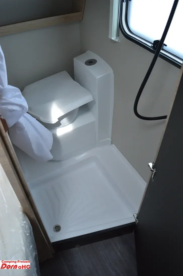 Fahrzeugbild Weinsberg CaraOne 500 FDK Deckenschrank statt Ablagen #18