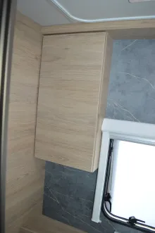 Fahrzeugbild Weinsberg CaraOne 500 FDK Deckenschrank statt Ablagen #21