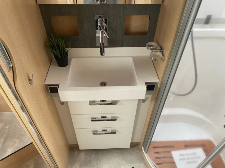 Fahrzeugbild Hymer B-Klasse ML I BlackLine 890 Sie sparen  19044,- #19