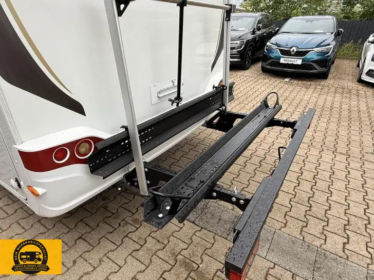 Fahrzeugbild Carado T 339 AT #Queensbett #Rollerträger #6