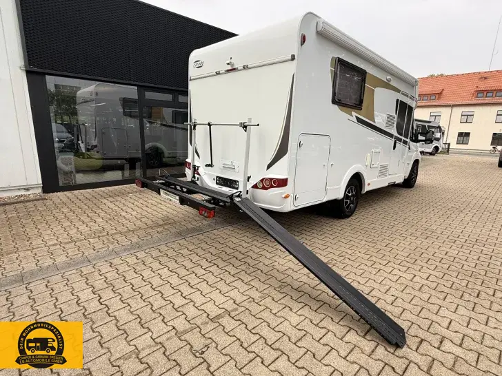 Fahrzeugbild Carado T 339 AT #Queensbett #Rollerträger #8
