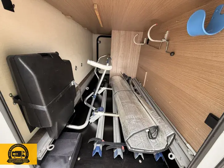 Fahrzeugbild Carado T 339 AT #Queensbett #Rollerträger #18
