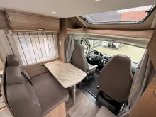 Fahrzeugbild Carado T 339 AT #Queensbett #Rollerträger #23