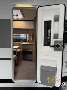 Fahrzeugbild LMC Style 460 E #13